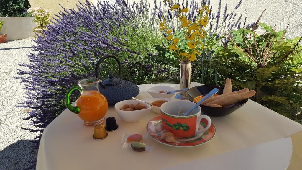 Bed and Breakfast Lamanderie En Provence Alleins Номер фото