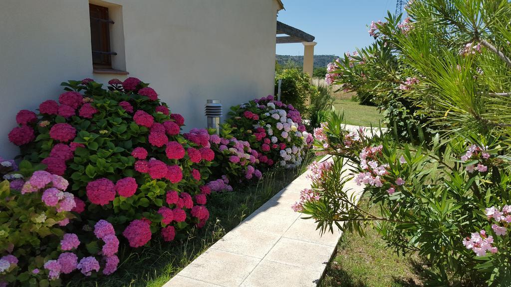 Bed and Breakfast Lamanderie En Provence Alleins Номер фото
