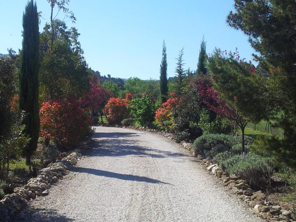 Bed and Breakfast Lamanderie En Provence Alleins Экстерьер фото