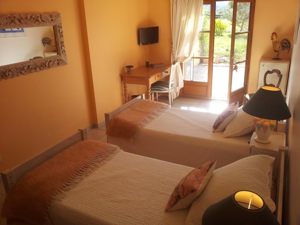 Bed and Breakfast Lamanderie En Provence Alleins Номер фото
